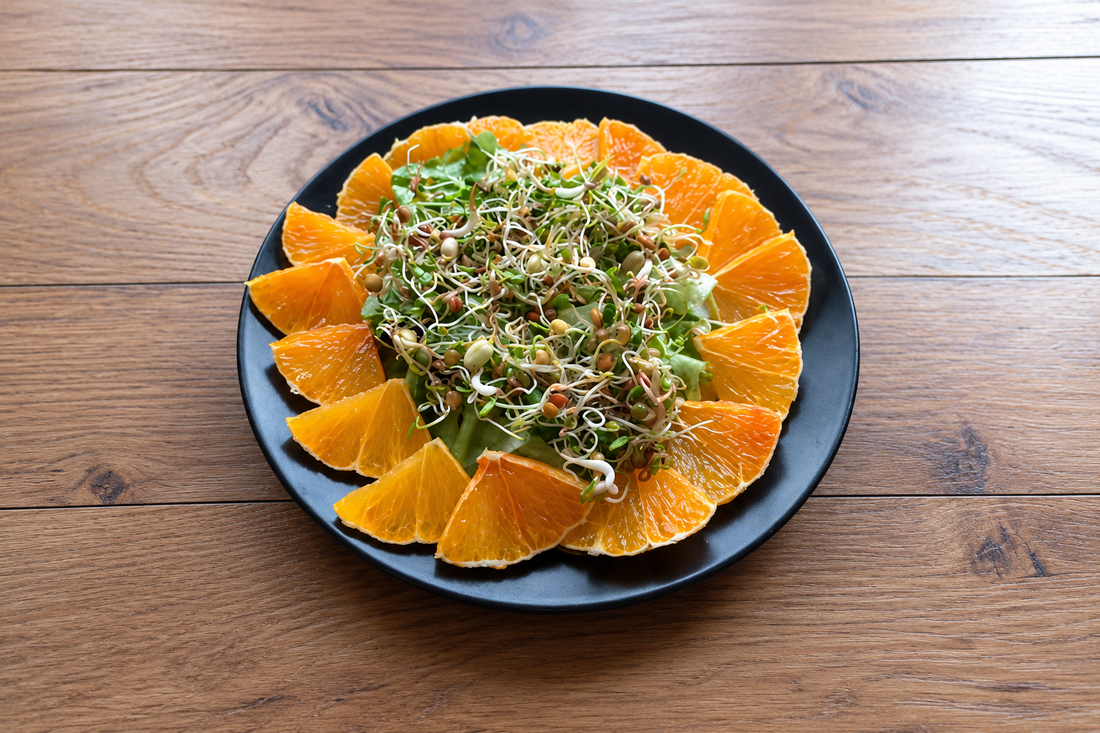 Insalata con arance, lattuga e germogli Starter Mix GermoglioSì